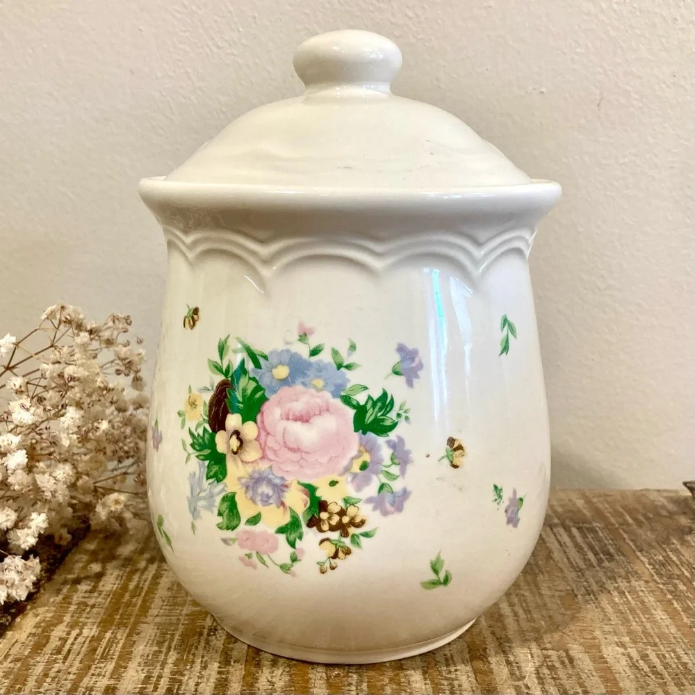 6.5” Tall Vintage Ceramic Canister Floral Container Storage Grandmacore Kitchen